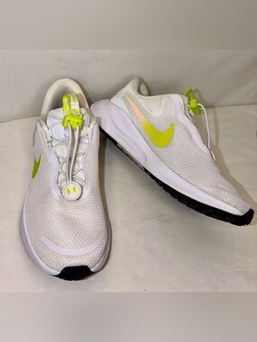 Nike Revolution 7 Easy On/Off Running shoes Sz 9.5 White Cyber